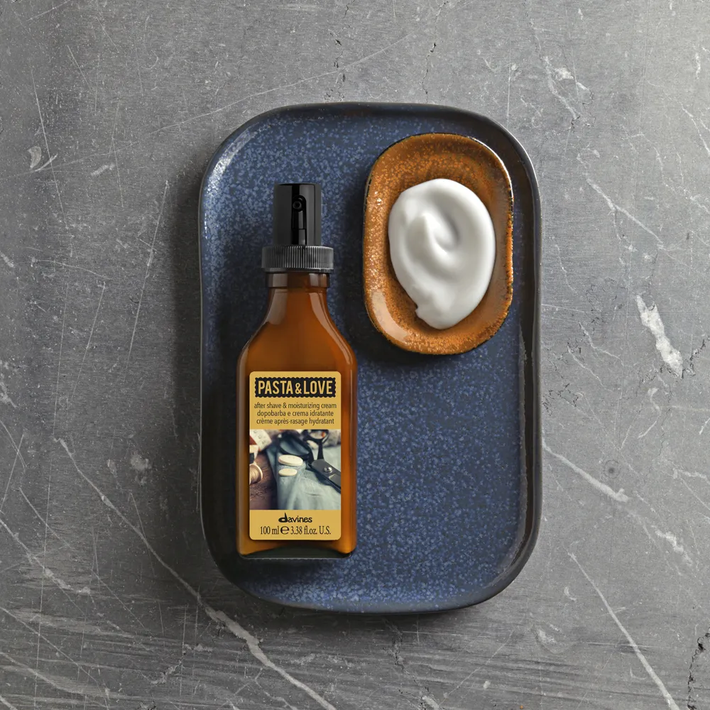 Davines Pasta & Love Produkte in blauer Schale