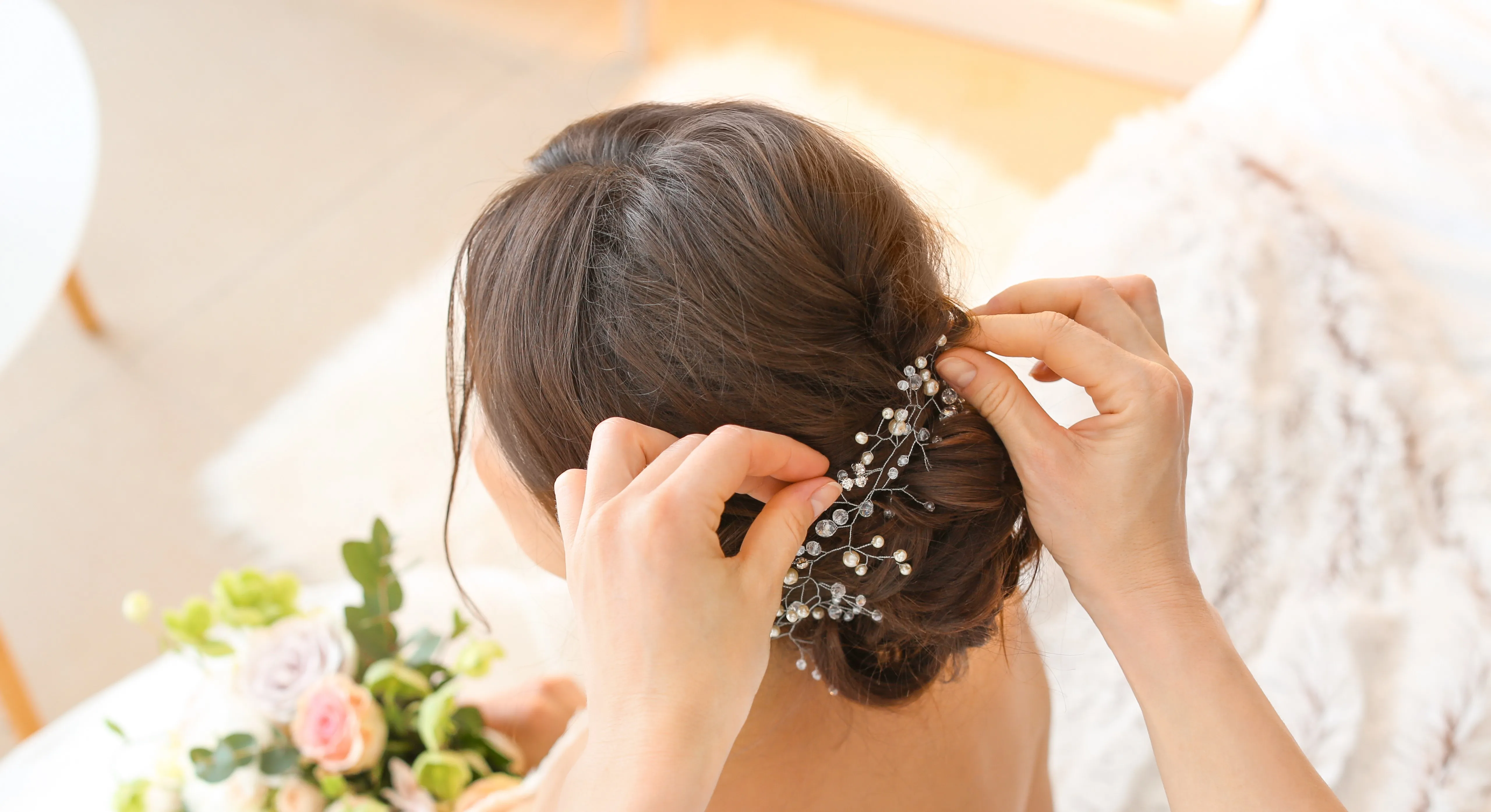 Hochsteckfrisur - Braut bei Hochzeit