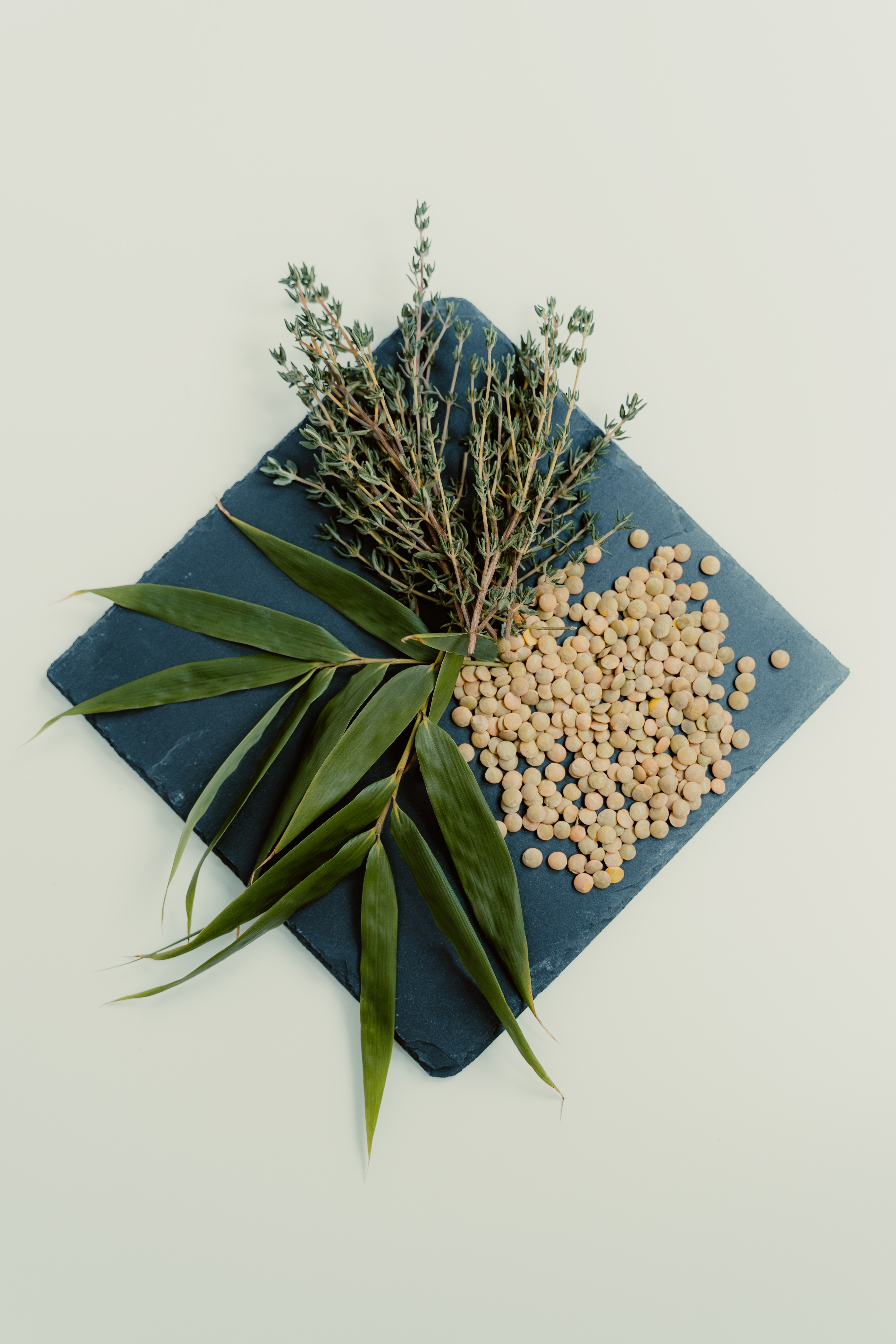 Natucain Inhaltsstoffe Linsen,  Thymian und Mambus