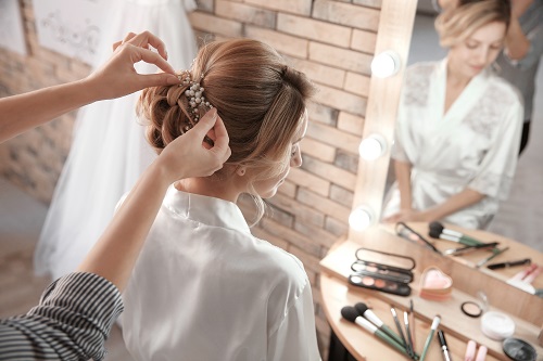 Brautfrisuren 2026: Trends, Beratung & Styling-Tipps für Friseure