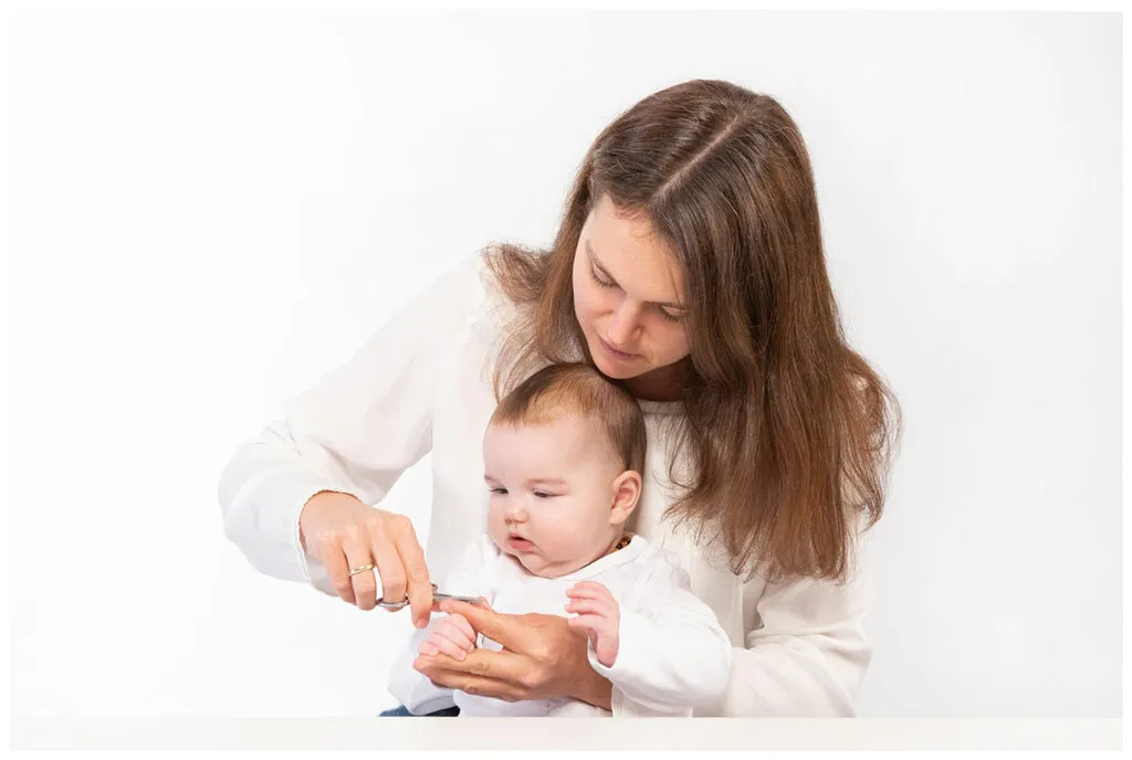 Canal Babyschere gebogen rostfrei 9cm inkl. Bärchen-Etui